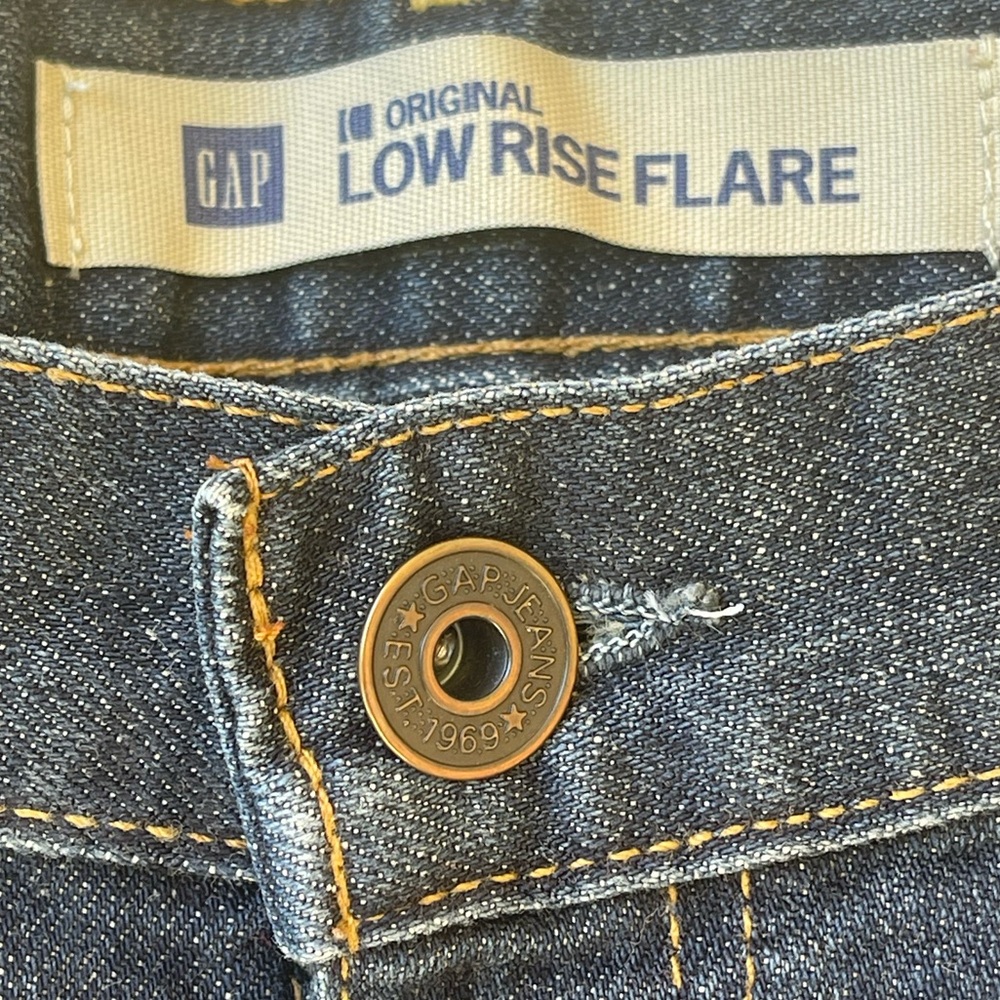 GAP Embroidered Dark Wash Flare Jeans with Floral Accent Size 16 EUC - Picture 8 of 15